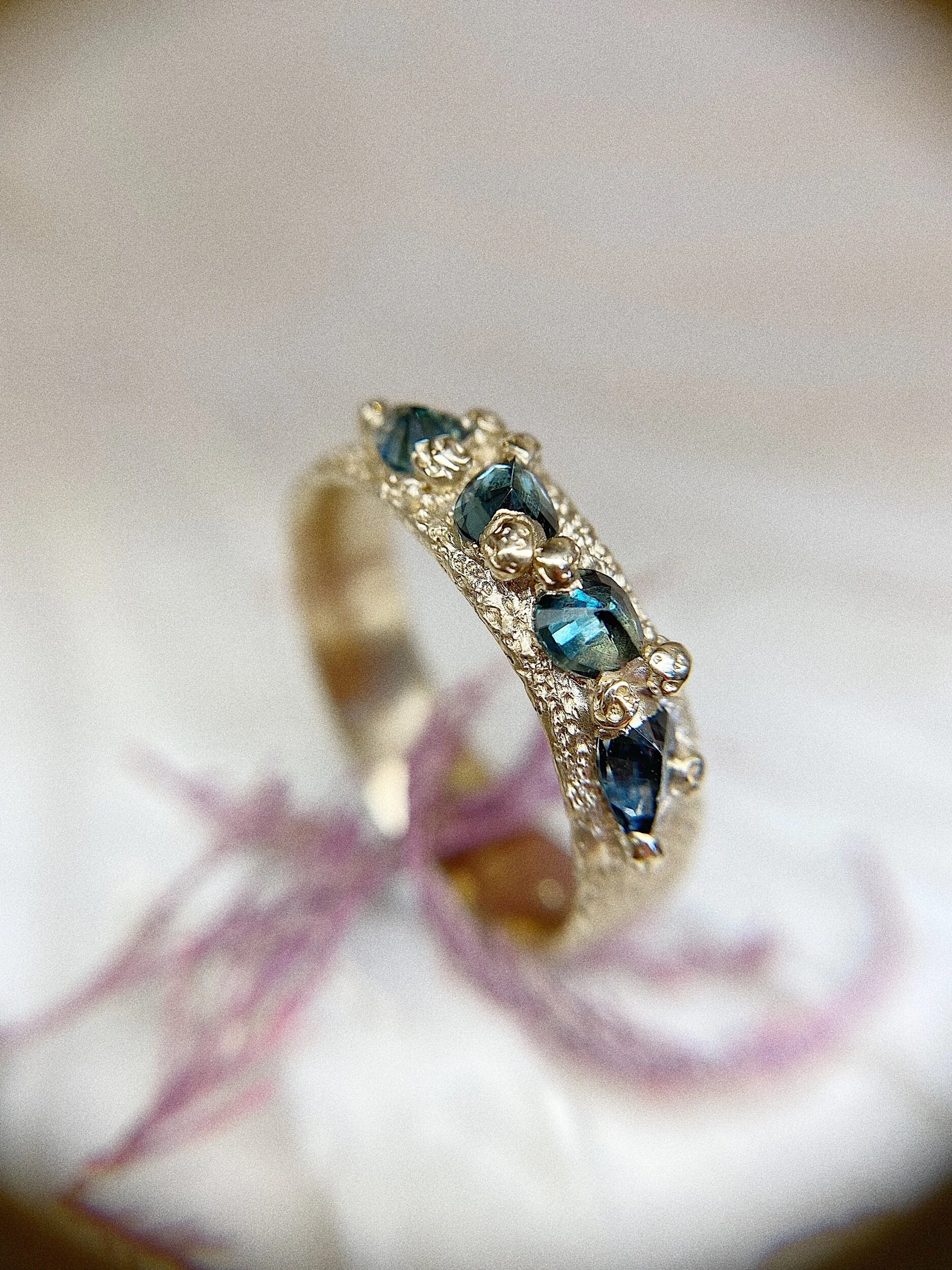 7B06C5EC-EBFB-492B-869A-BC2EC59758EC