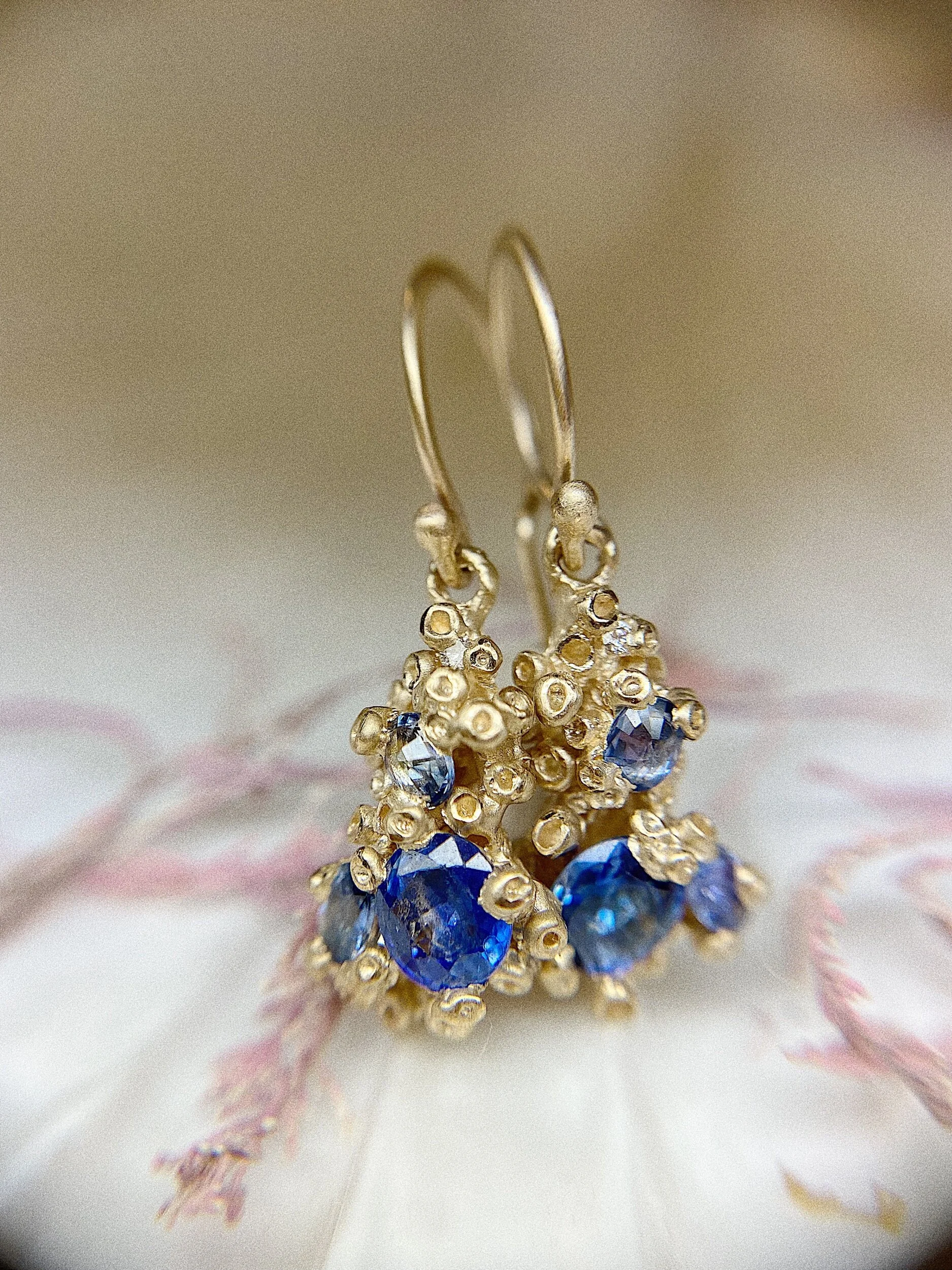 B8F3CE22-4DFF-43E5-A2BB-3D3627C5FC45