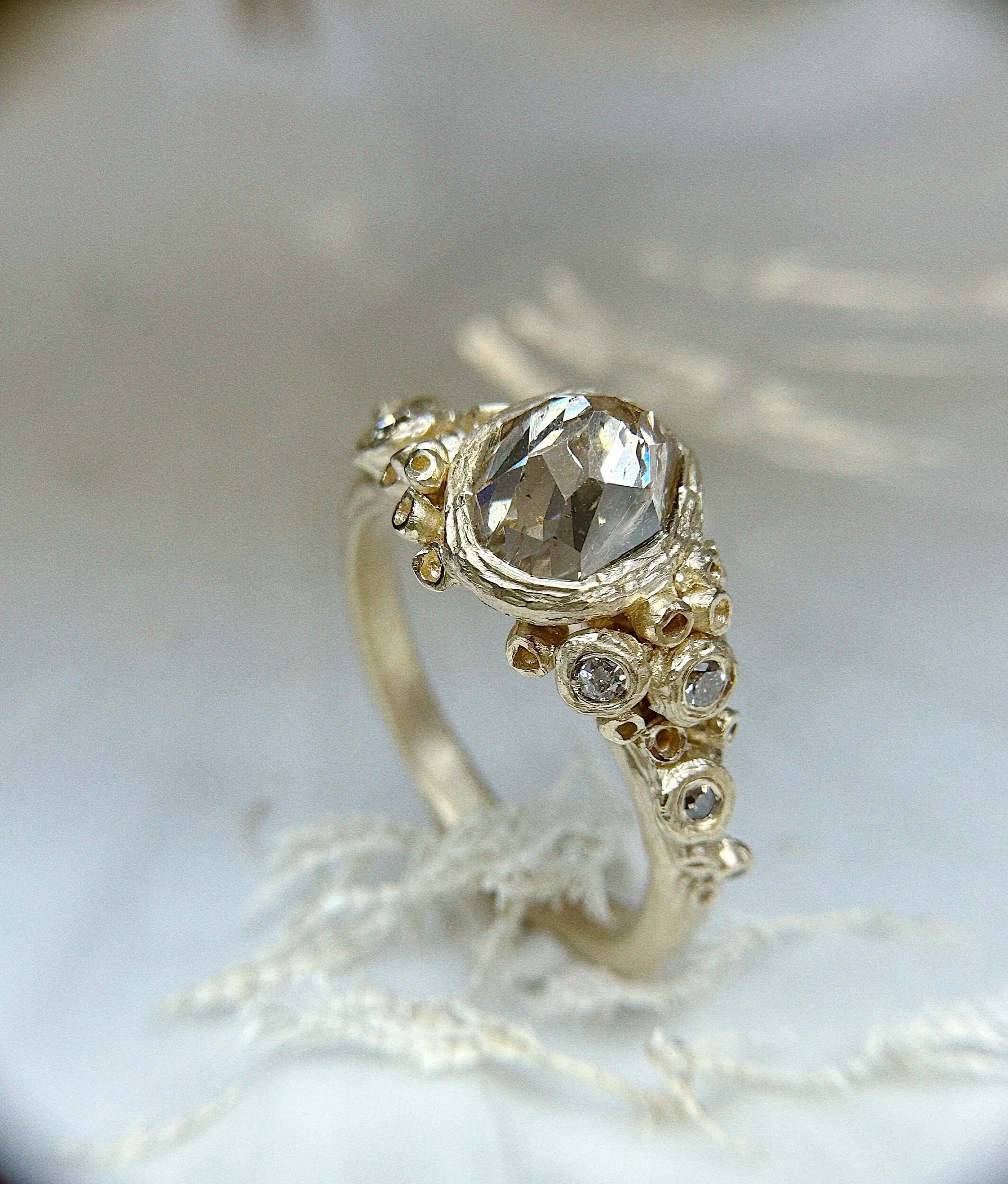 EE92B85D-5D5A-4B0B-98AA-DDF0DF812ACB