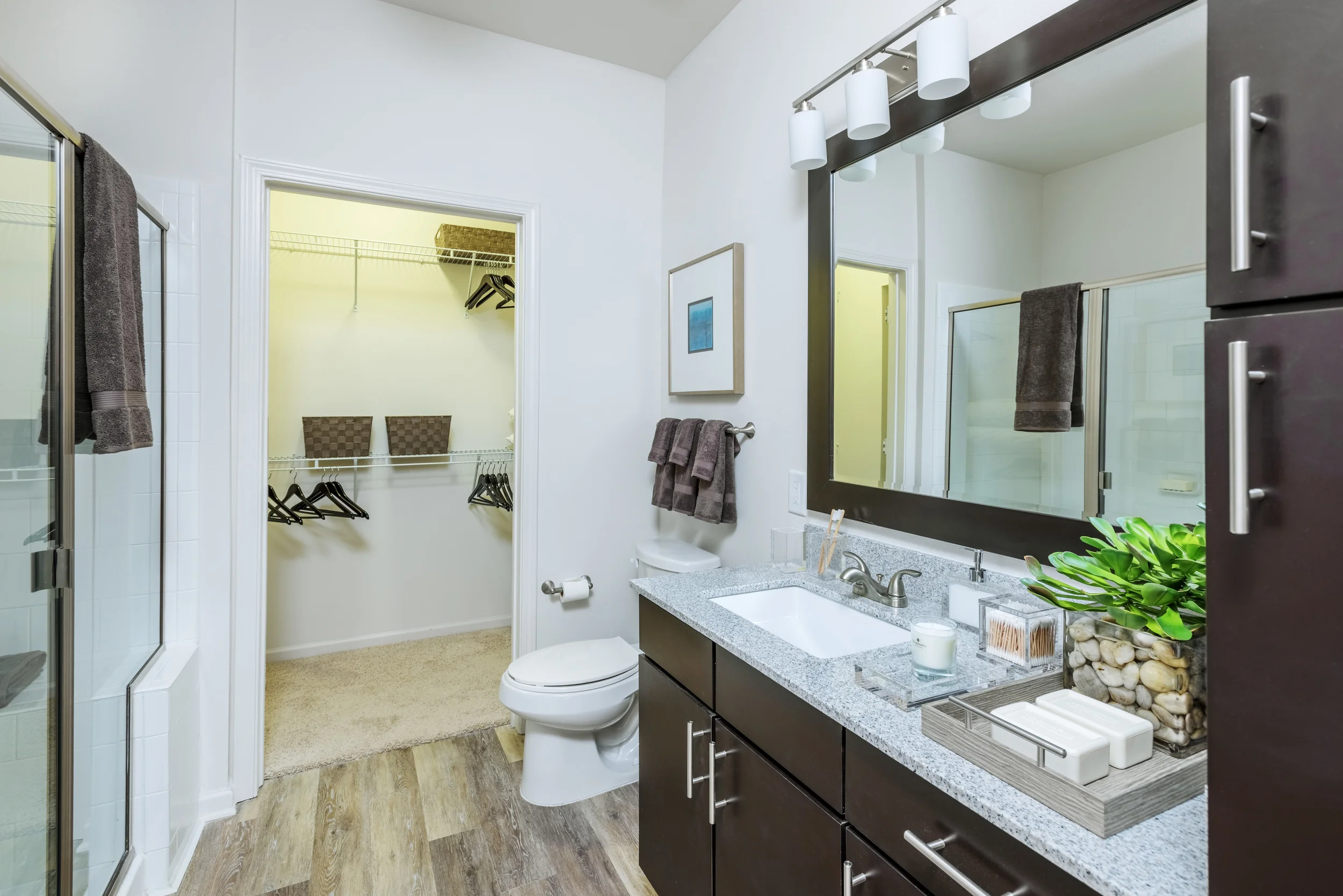1100-south-apts-int-0372.jpg