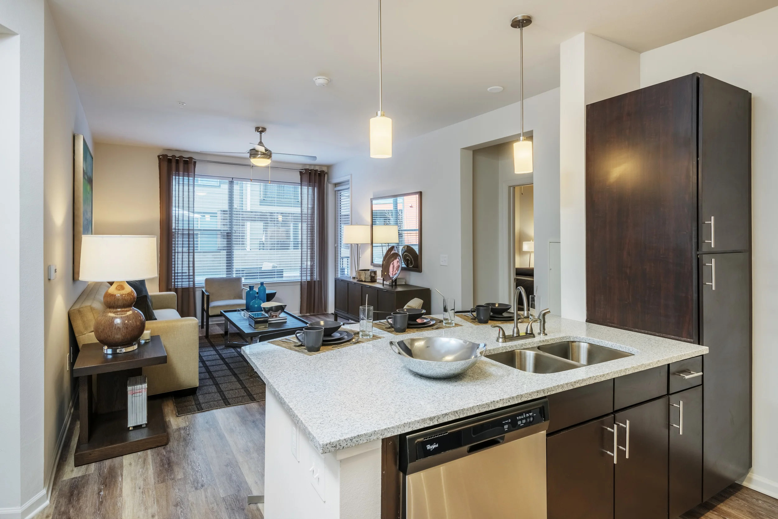 1100-south-apts-int-0537.jpg