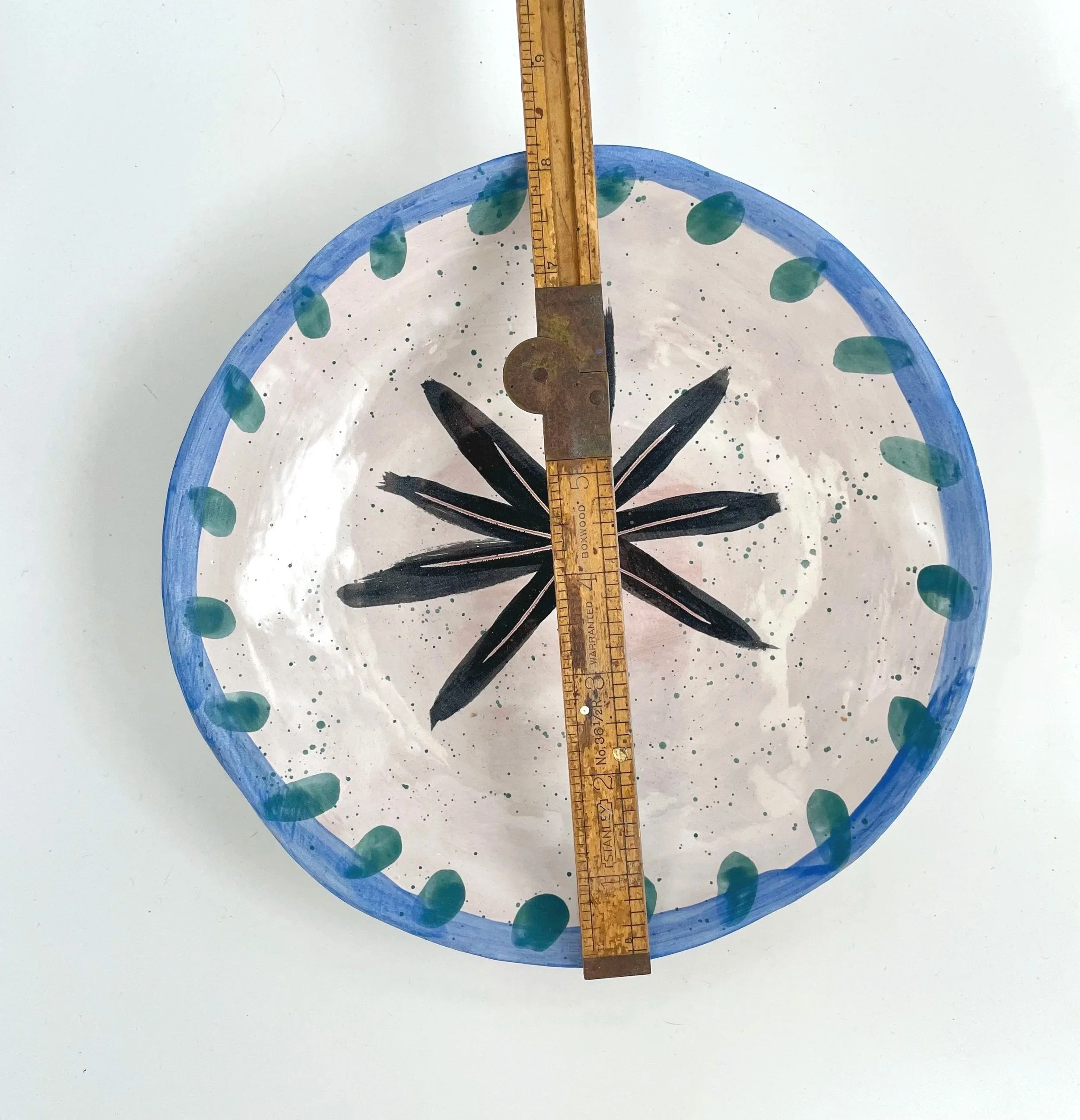 Majolica+Star+Plate+with+ruler.jpg