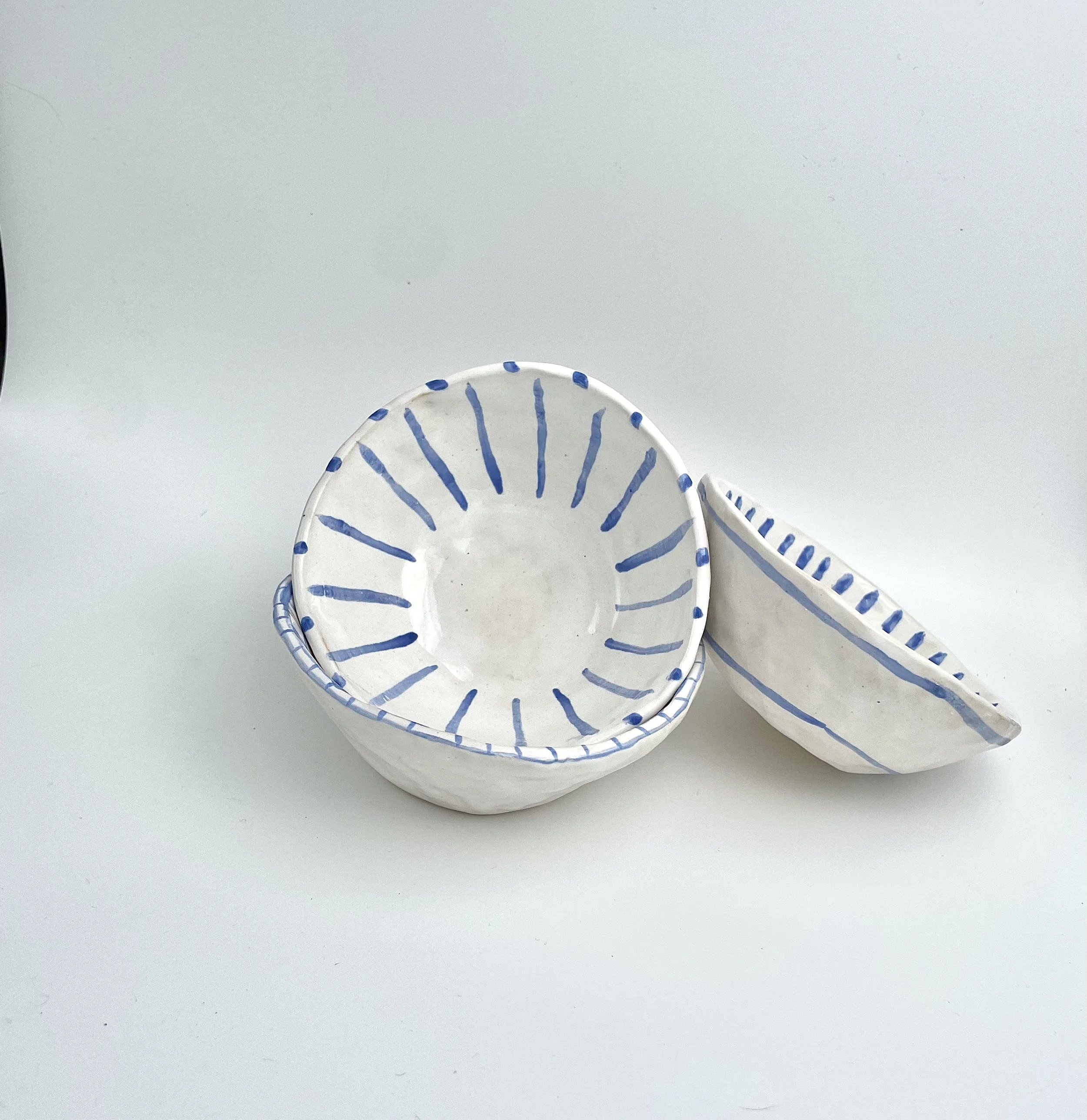 blue and white bowls x3.jpg