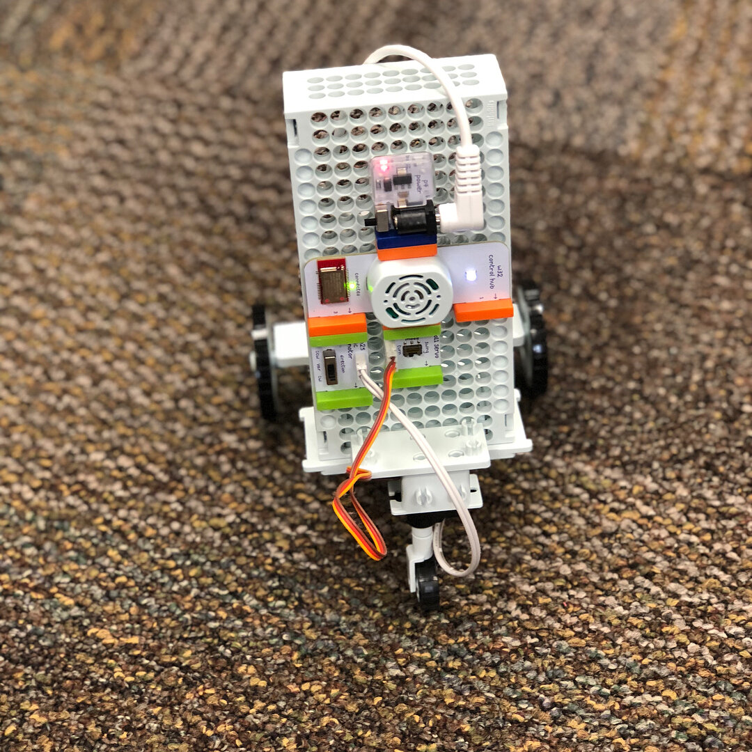 IPS #58 Pathfinders building and coding droids #littlebits #futureengineers #learningtocode #toomuchfun