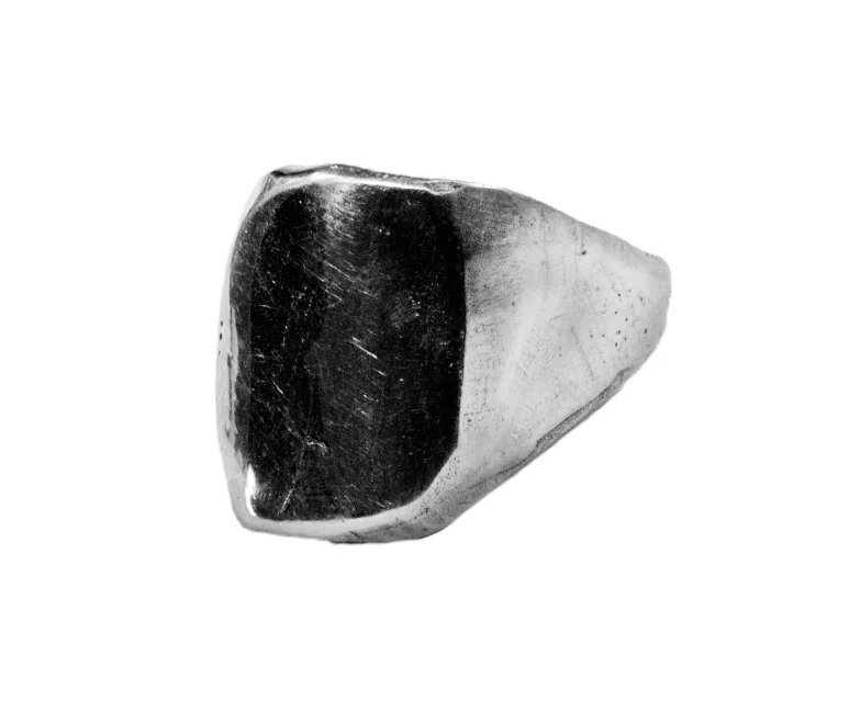CROP.ama.ring.1silver.jpg