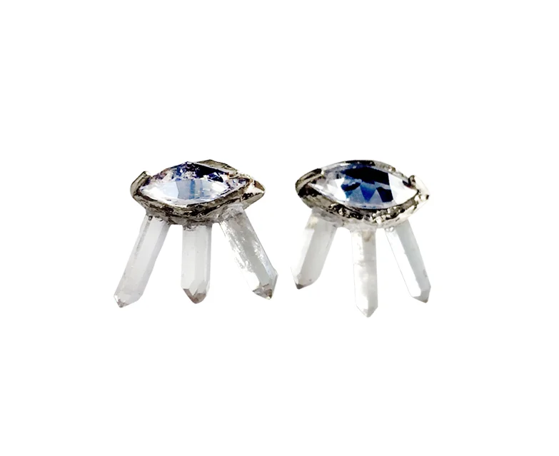 CROP.eye.crown.earrings.silver.jpg