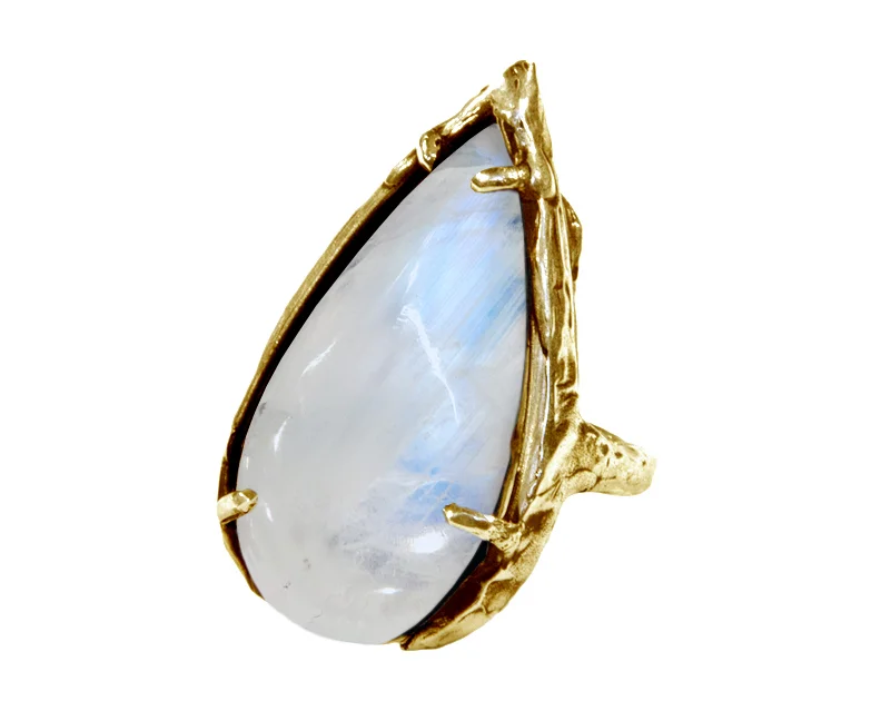 CROP.viso.ring.moonstone.gold.jpg