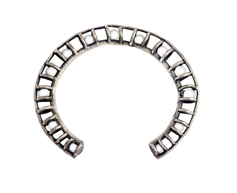 CROP.mota.cuff.silver.jpg
