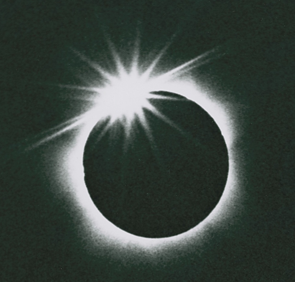 eclipse_diamond_ring.jpg