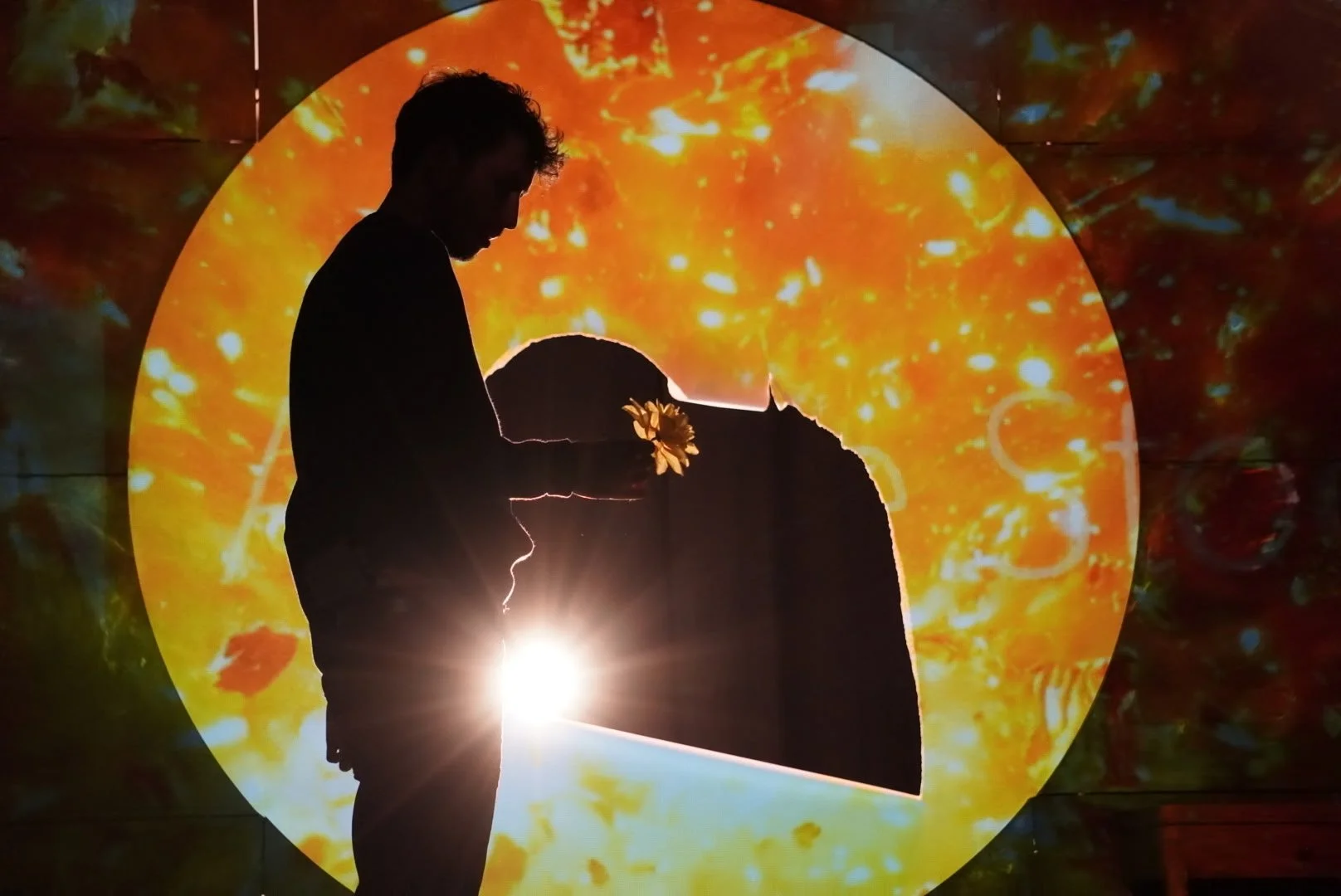 Stage design and atmosphere
