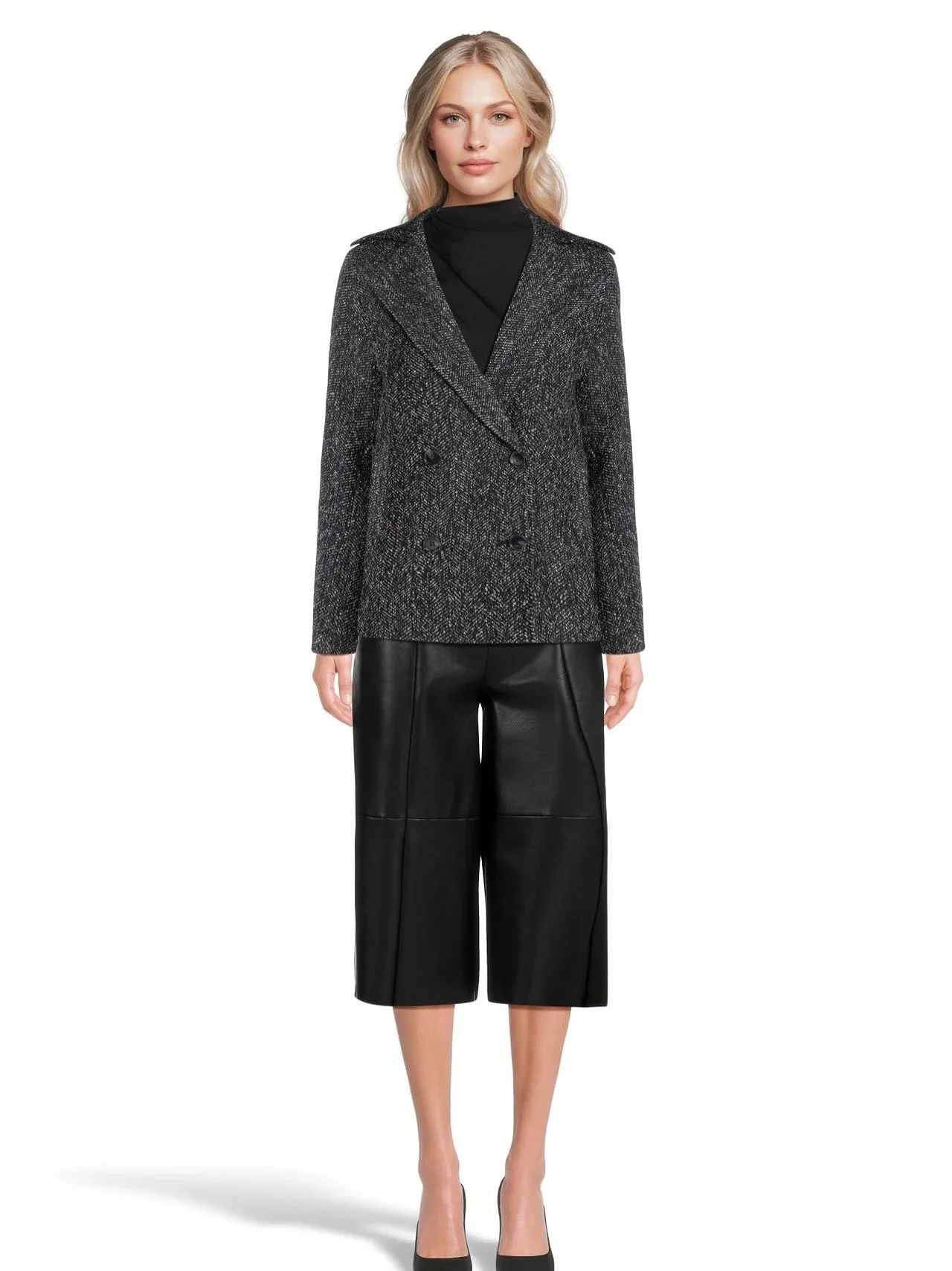 Gorgeous fall pieces from @pureandsimpleclothing_ca 🩷