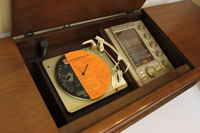 2144 Packard Bell Solid State Stereo Reord Player AM FM Radio Walnut Mid Century Modern Hi Fi_06.jpg