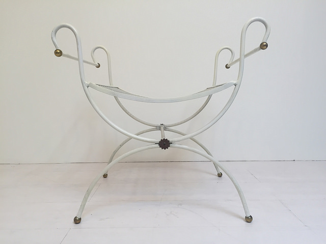White Metal Magazine Rack Side Table Mid Century Made in France Hollywood Regency Art Deco Accent_02.jpg