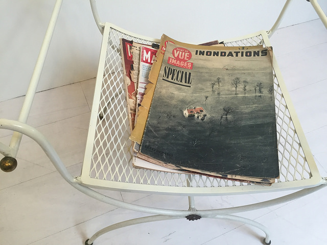 White Metal Magazine Rack Side Table Mid Century Made in France Hollywood Regency Art Deco Accent_11.jpg