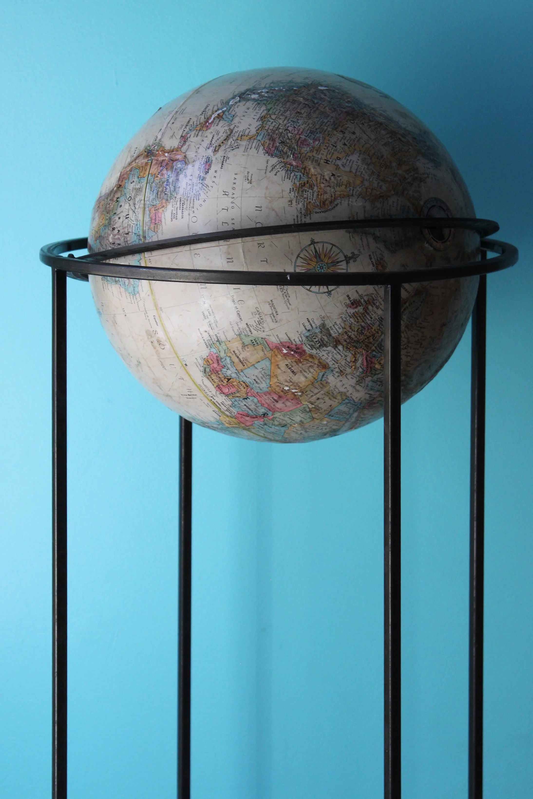 1581 globe  01.jpg
