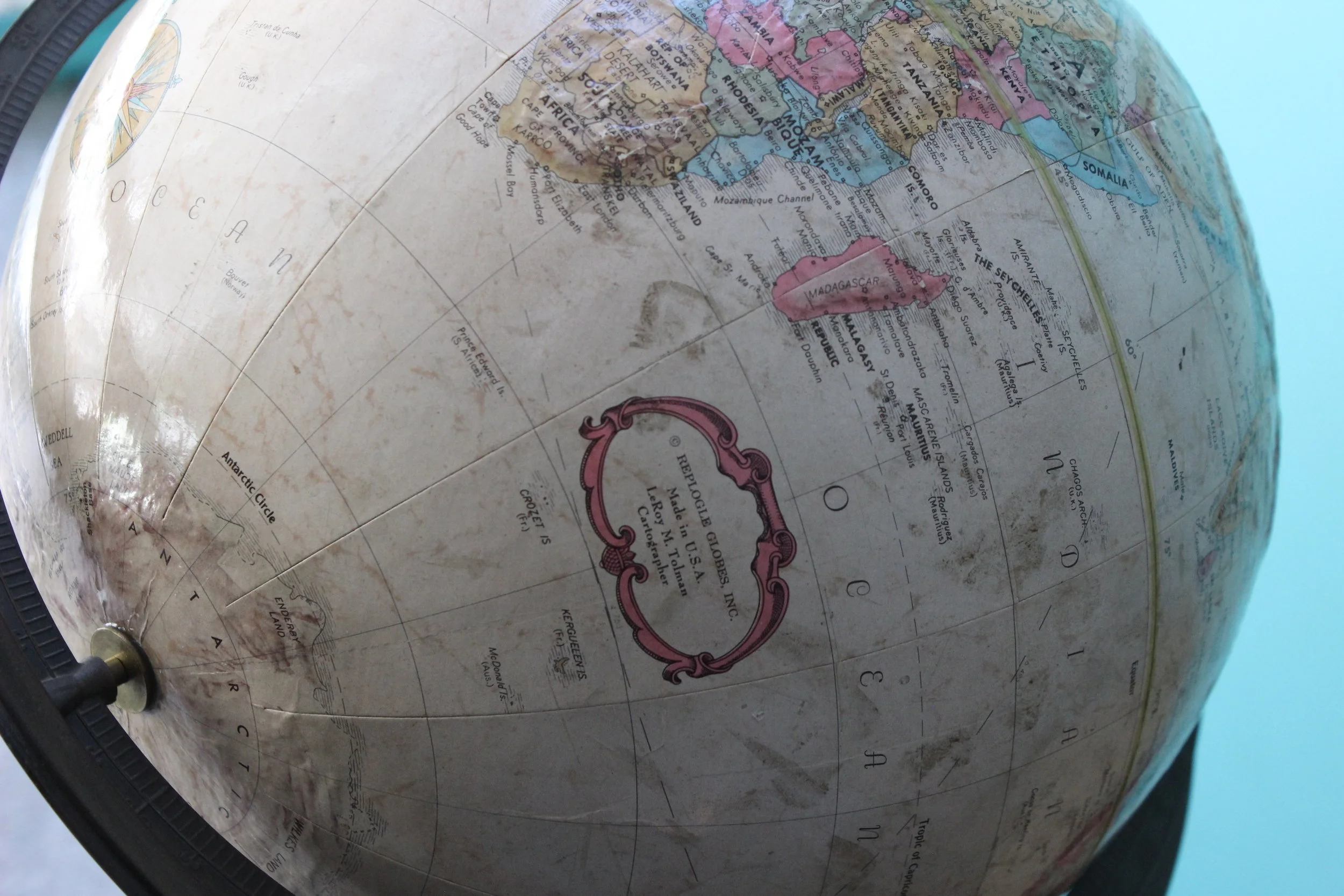 1581 globe  04.jpg