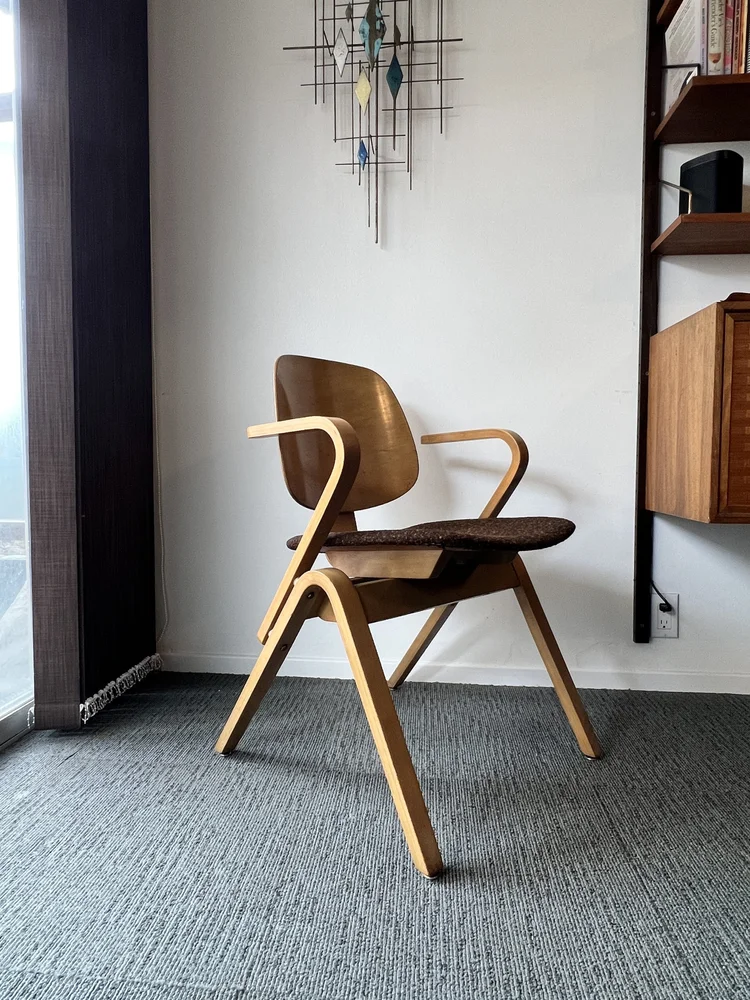 Bent plywood chair by Joe Atkinson for Thonet - molded plywood