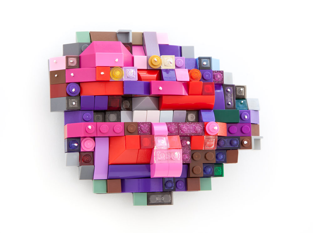 Lip5: Pillow Lips (brooch)