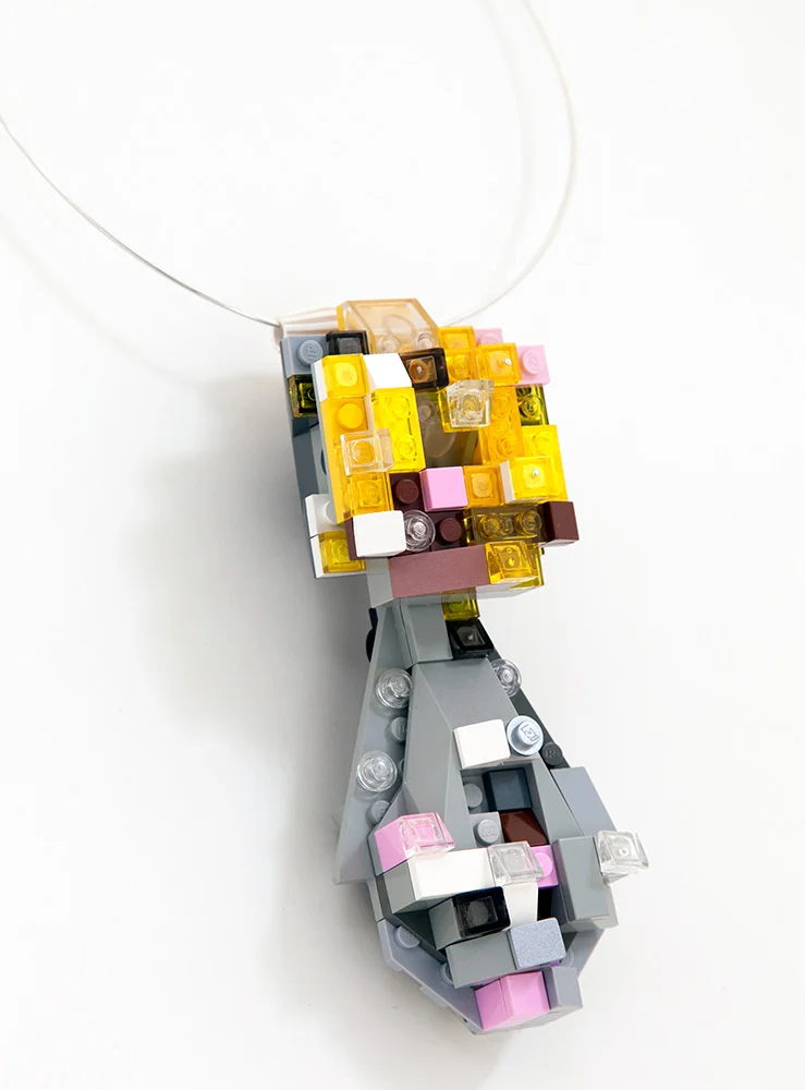 pendant from La Cérémonie de la Mémoire 