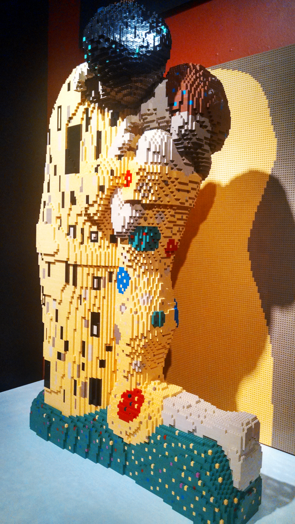 The Kiss by Nathan Sawaya, NYC