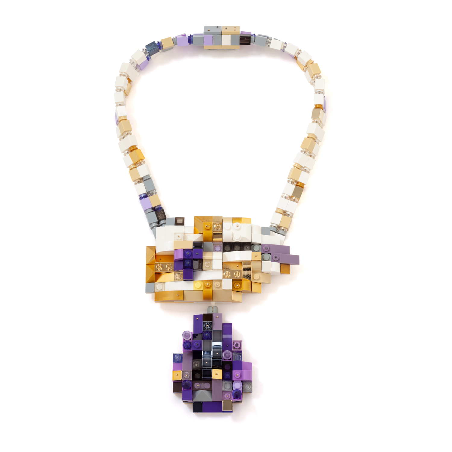 Lip 7: Kiss convertible necklace