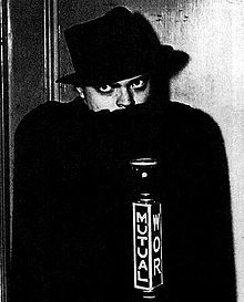Orson Welles, doing what comes natural.