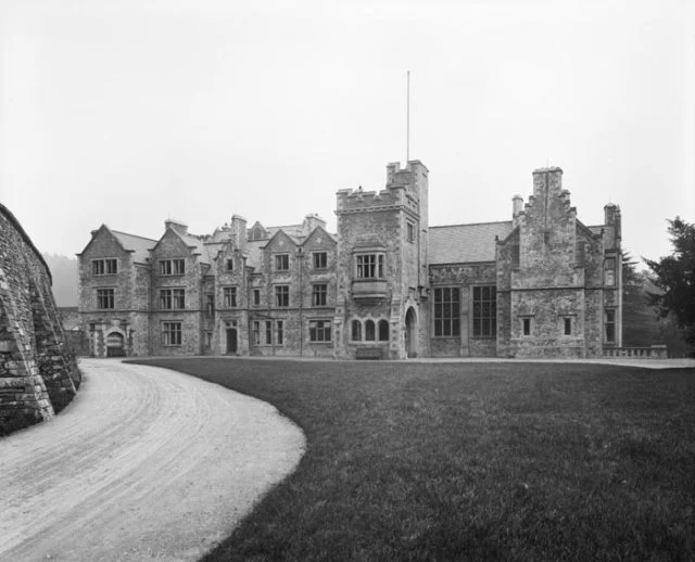 Everywhere in England is castles. Even their homeless shelters are castles. Hell, this image is proof that even their goddamned prisons are castles.