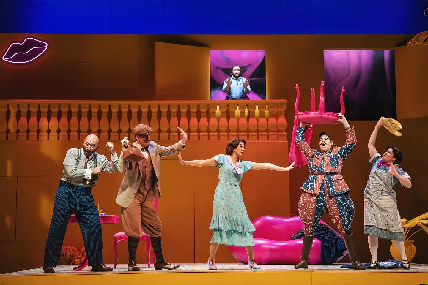 Toi toi toi to the extraordinary cast, creative team &amp; crew of &ldquo;The Barber of Seville&rdquo; @ccityopera 

What a joy to join this raucous production on its second outing after such a successful run at Opera Theatre of St. Louis. More photo