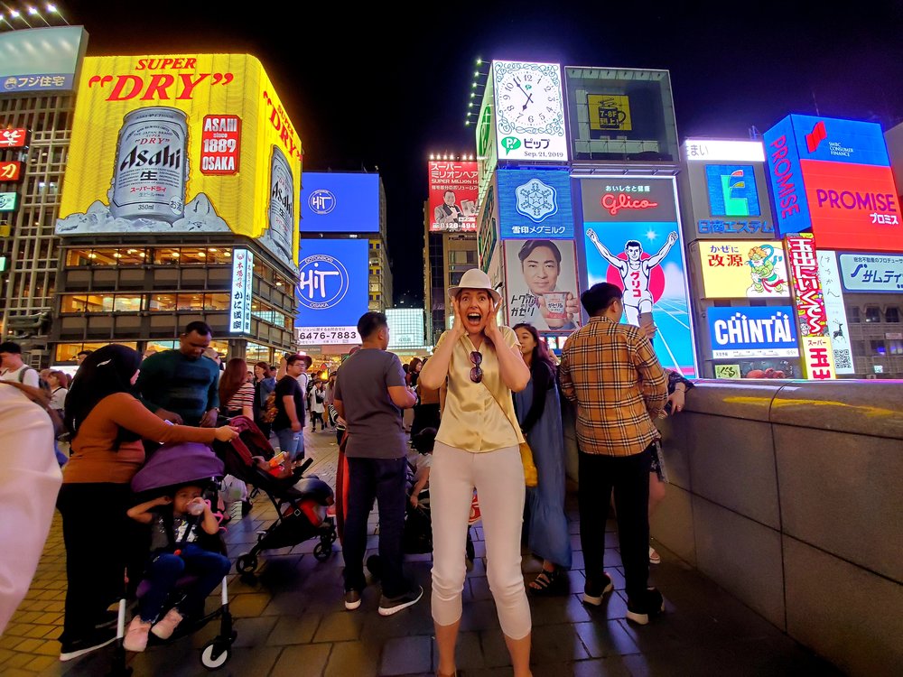 Selena in Dotonbori, Osaka(3).jpg