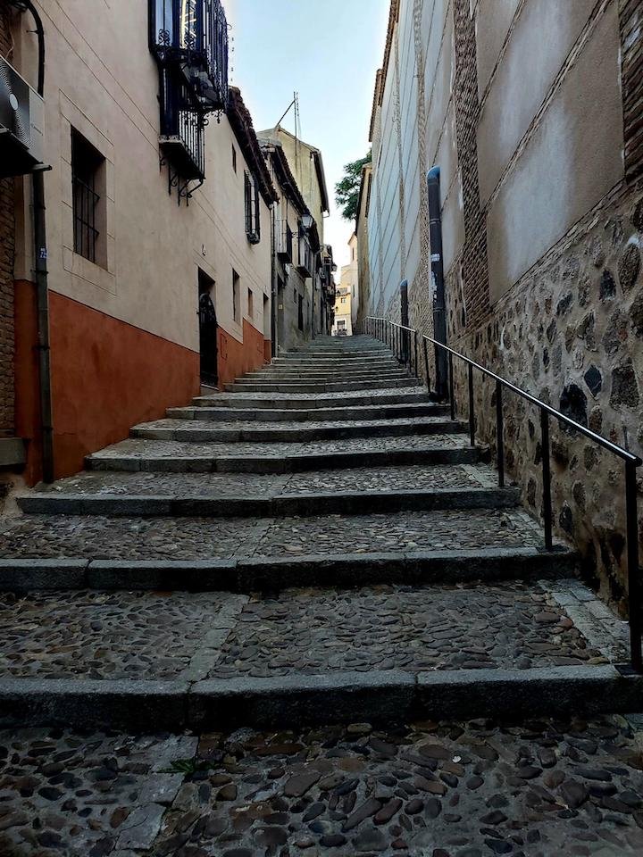 Toledo (stair street).jpeg