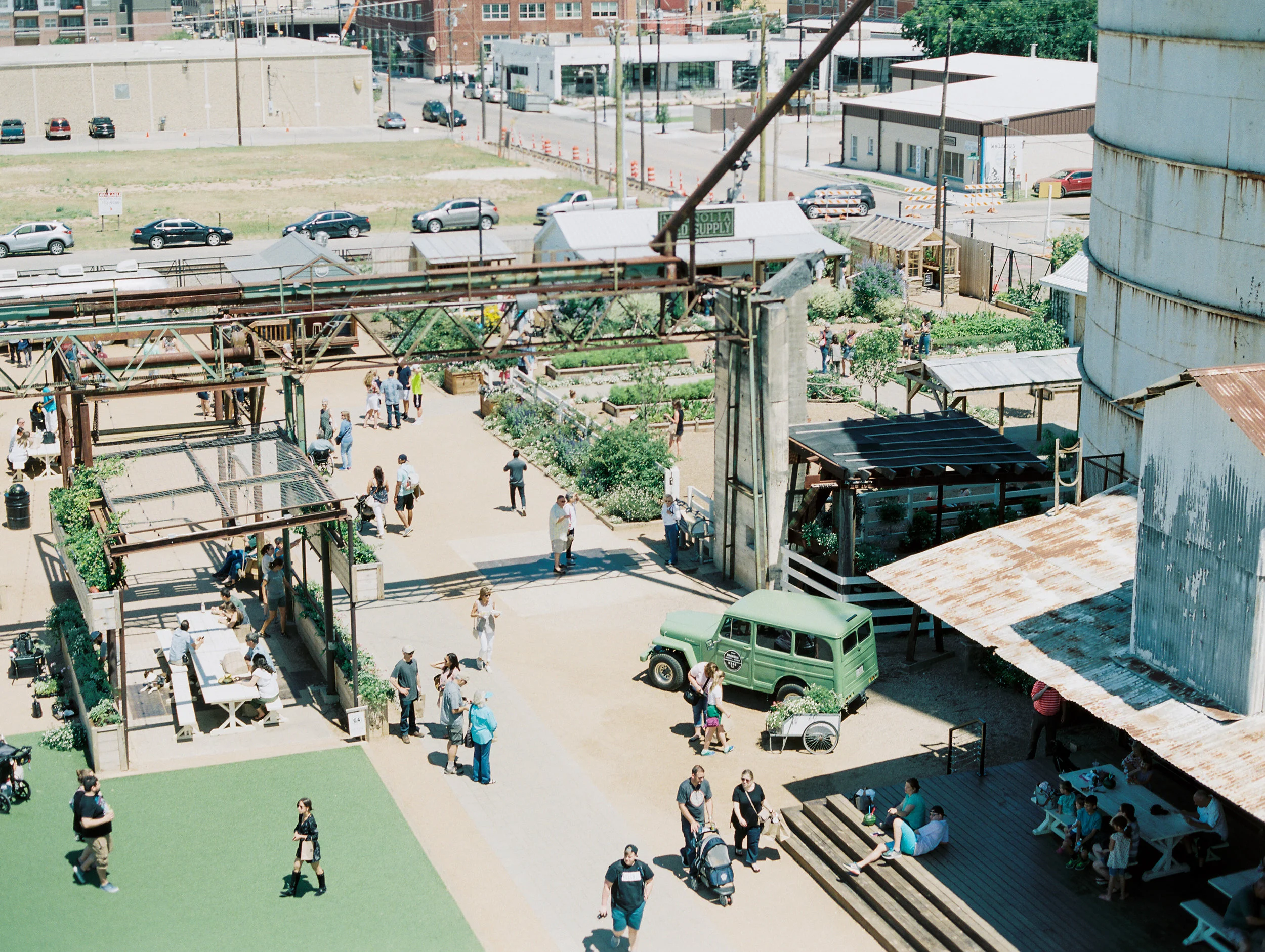 Magnolia+Market+Bloom+Workshop-24.jpg