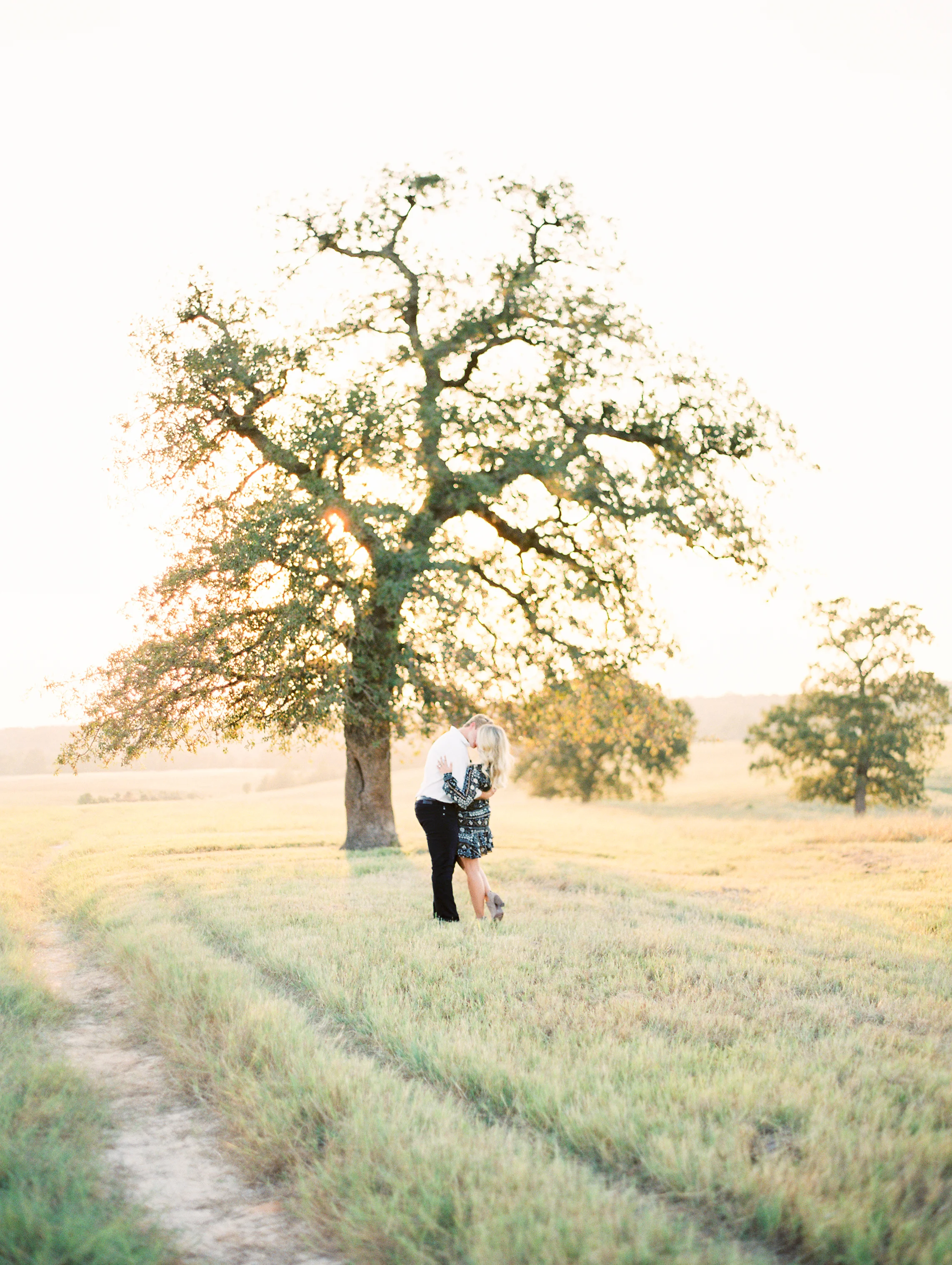 Lauren+John+Engaged+TX-57.jpg