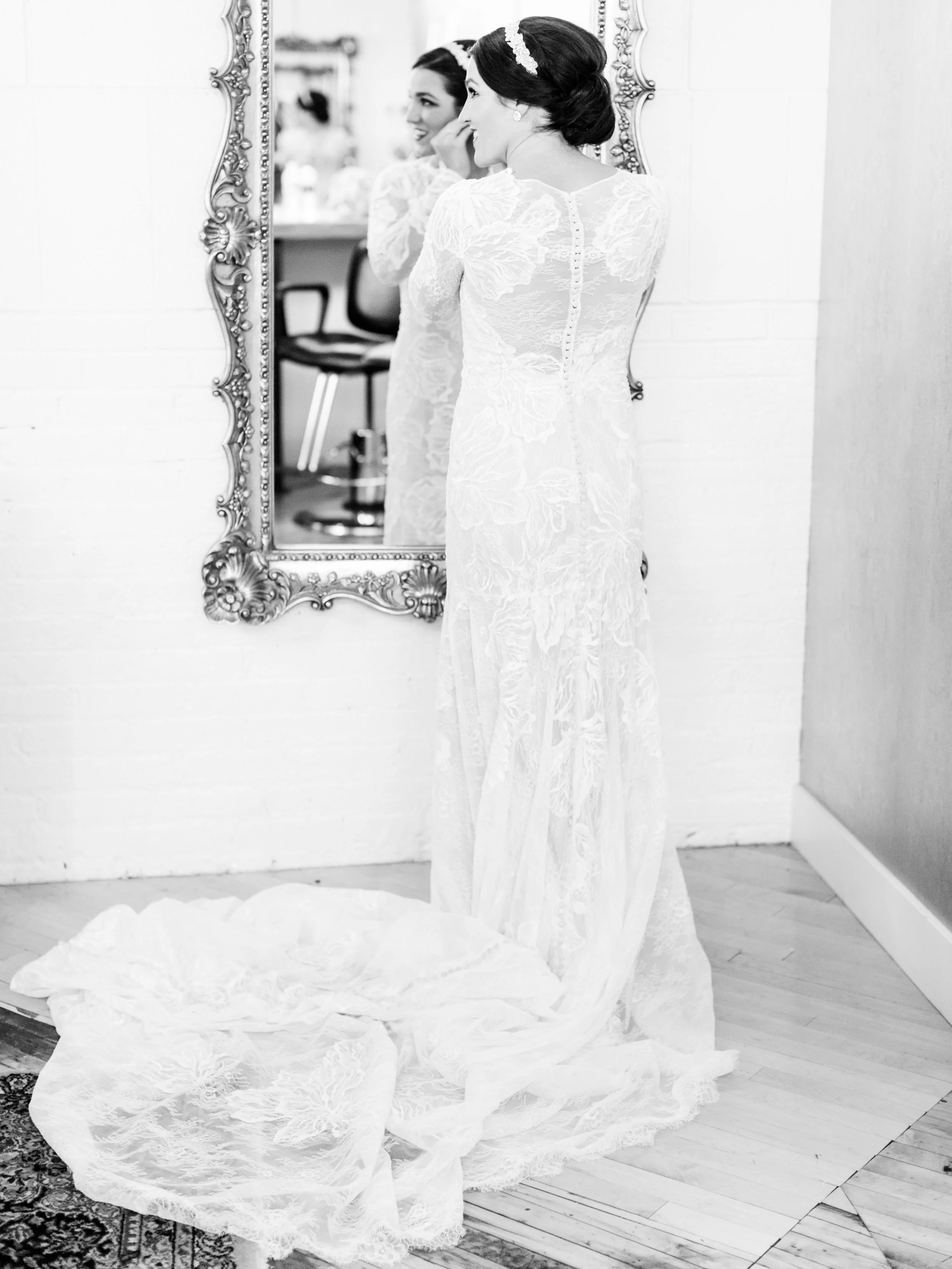 Vogelzang+Wedding+Getting+Ready-111.jpg