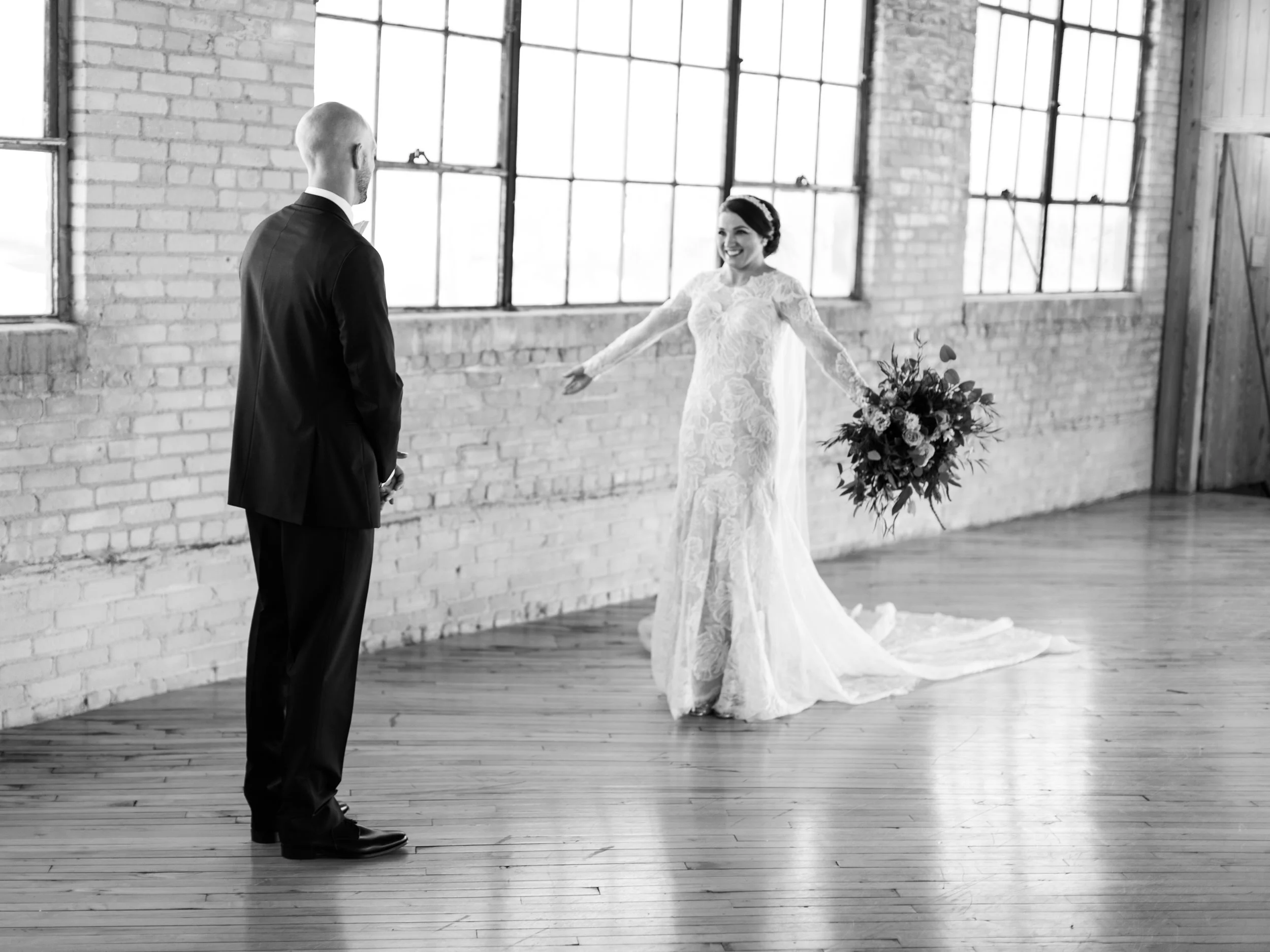 Vogelzang+Wedding+First+Look-23.jpg