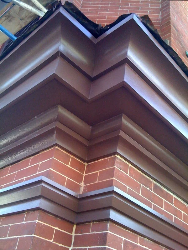  Newly rebuilt cornice 