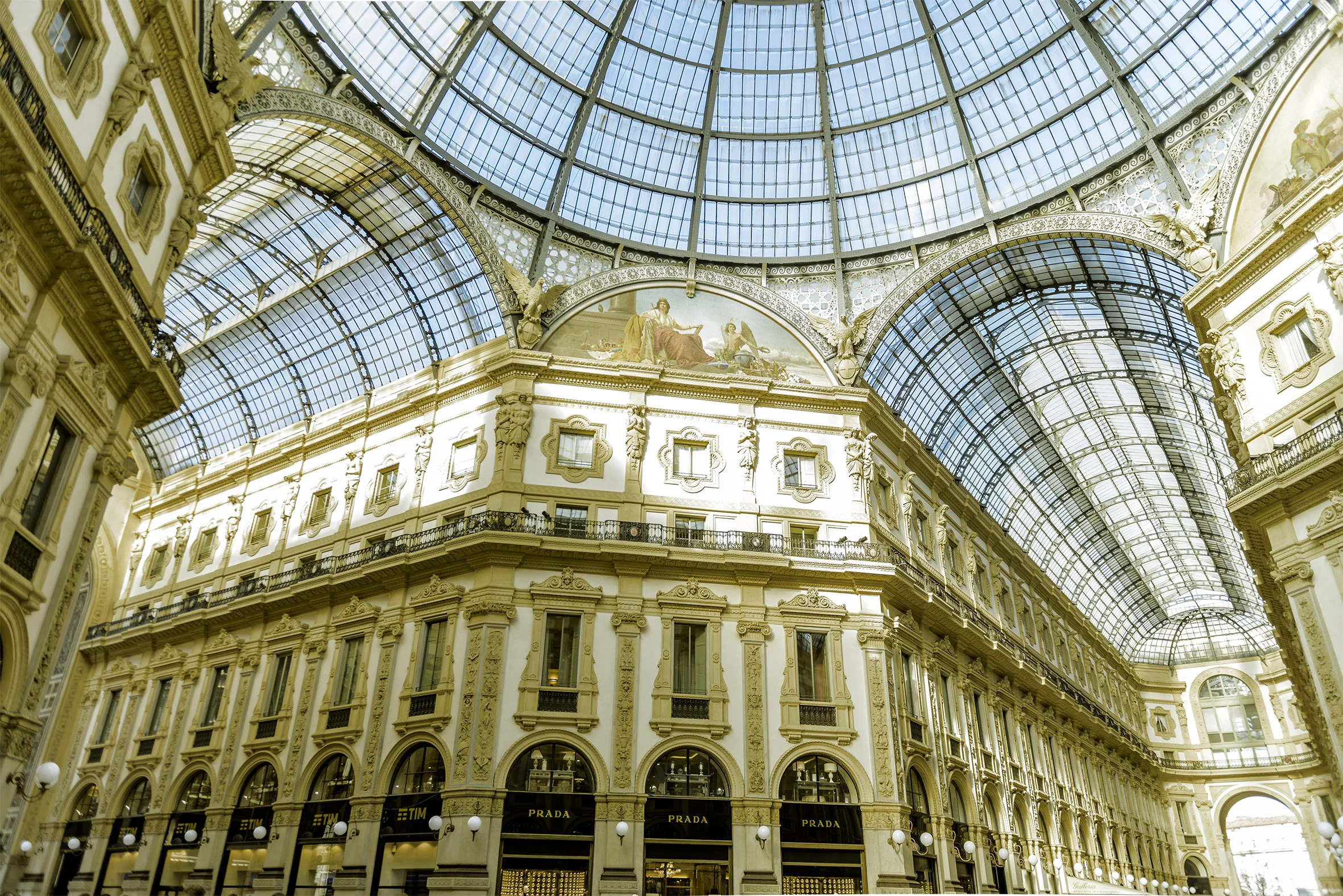 I201: Galleria Vittorio Emanuele II at the Duomo, Milan, Italy