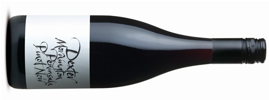DEXTER PINOT NOIR デクスター ピノ ノワール 原産地: モーニングトン ペニンシュラ、 希望小売価格 ¥7,760 750ml, 2016, 13.8% ブラックベリーやプラムのダークフルーツ、背後にドライハーブやスパイスを感じるアロマ。複雑な風味はブラックベリー、プラム、スパイス、少しオーク。始めはソフトに、味わいの中盤で果実の甘さと心地よいテクスチャー、フィニッシュは長く酸味と細かいタンニンがバランスしています。 James Halliday 95 points Bright, clear crimson is a subterfuge for a pinot with well above average weight, intensity and length. It is spicy, it is savoury, it is complex, and it has a range of berry and plum fruit, all of it a clear expression of pinot. Analysis at Harvest Sugar 22.7 – 23.7 Brix pH 3.46 to 3.63 Acid 5.25g/l to 6.7g/l TA Harvest date 28th Feb, 1st and 3rd March Clones MV6 (43%) D5V12 (42%) D2V5 (15%) Vintage Notes: After a winter of moderate rain and temperatures the vines moved steadily to flowering some 4-5 days earlier than average. Rainfall throughout the growing season was lower than average and there were no extended heat events. The ripening period resulted in the grapes maturing smoothly to sugar and flavour ripeness. Harvest was 7-9 days earlier than the average of recent seasons, even with a larger than average crop load. In summary the season has produced ripeness early but with bright fruit flavours, nice structure and good acid balance. Winemaking: Hand-picked fruit was destemmed without crushing and elevated into small open fermenters. The must was left un-inoculated for 2-3 days and when fermentation was observed cultured yeast was added. There were no whole bunches used this vintage. Fermentation temperatures peaked at around 32°C and during fermentation the cap was plunged up to 2 times per day. 2-3 days after fermentation was complete, the must was gently pressed and transferred into French Oak bariques and puncheons (23% New, 27% second use and the remainder older) where MLF occurred before winter. The wine was racked once in the spring and put back to the same barrels for further ageing. It was bottled late December 2016, 8 months after harvest.
