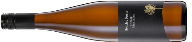RIESLING HENTLEY FARM RIESLING |ヘントリーファーム リースリングエデンヴァレー ¥ 3,500, 2018, 750ml , 12%, James Suckling 95 points 1970, selected yeast, 100% destemmed, Acid 8.0g/l , pH 2.95 , Residual Sugar 1.5g/l A very bright, assertive, textural riesling that has a lot of texture; some solids and skin contact before fermentation. This has a clear Eden Valley, lemon-and-lime, juicy nose with fragrant, sweet-smelling white flowers. The palate delivers succulent, juicy, crisp, tangy lemon-citrus flavors. Some spices here, too. Chalky, enlivening finish. 非常に明るく主張に富んだ、テクスチャーのしっかりしたリースリング。 発酵前に梗を含めてスキンコンタクトを行います。 イーデンヴァレーのクリアな香りには、レモンとライム、ジューシーなノートに芳しい白い花。 口当たりはやはりジューシーで酸味があり、弾けるような柑橘系の味わい。 多少のスパイスが感じられます。 チョーキーで快活なフィニッシュ。 飲み頃です。