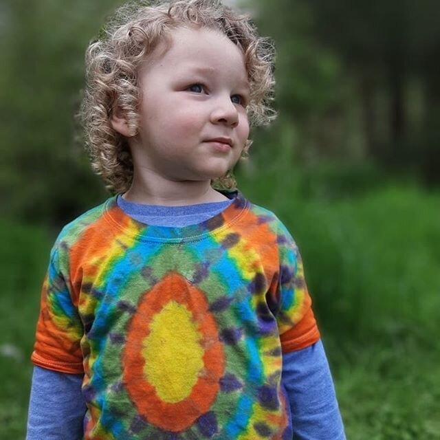 Happy Mothers Day to all the mommas out there! Here is our little cutie in a mini version of our 'Cosmic Egg' pattern! .
.
.
#tiedye #tiedyebaby #tiedyetshirt #hippybaby #hippylife #babyjasper #oregonforest #hippyland #happymothersday #babytiedye #ba