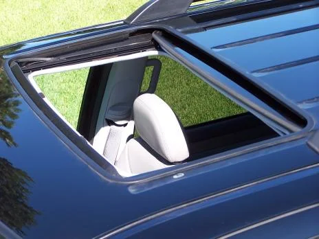 sunroof-inbuilt-signature-2__xlarge.jpg