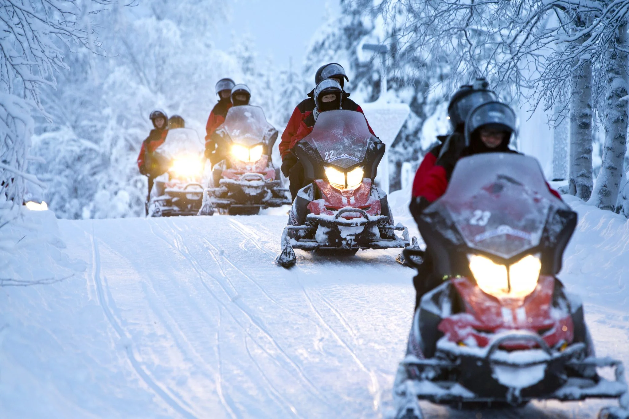 snowmobile-safari-lapland-safaris.jpg