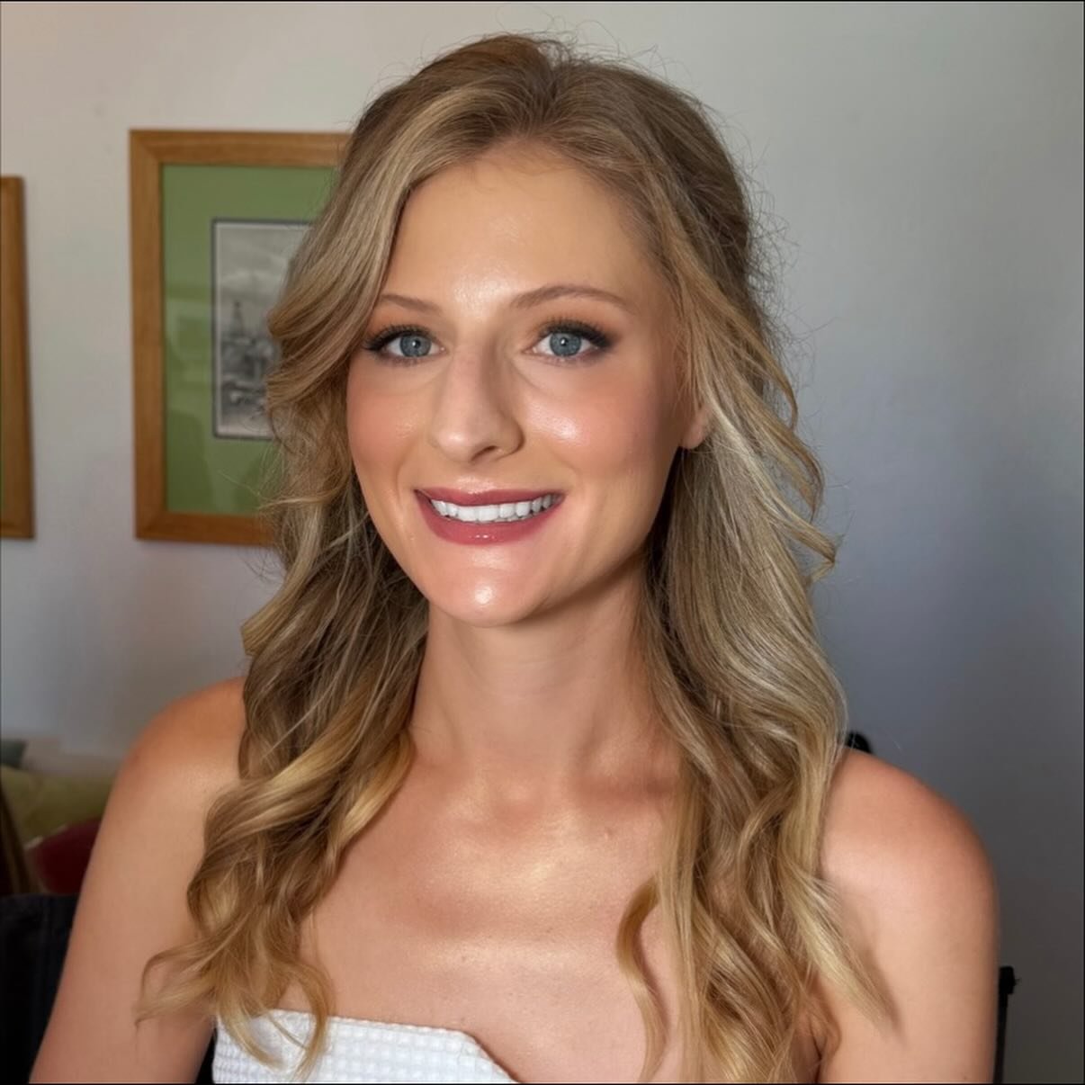 Our Radiant Bride Anka with her Glowy Bridal Makeup and Soft Half Up and Half Down Bridal Hair Style .
Makeup by Courtney
Hair by Priscilla

Palm Beach Bridal Hair and Makeup Team

#palmbeachwedding #palmbeachmakeupartist