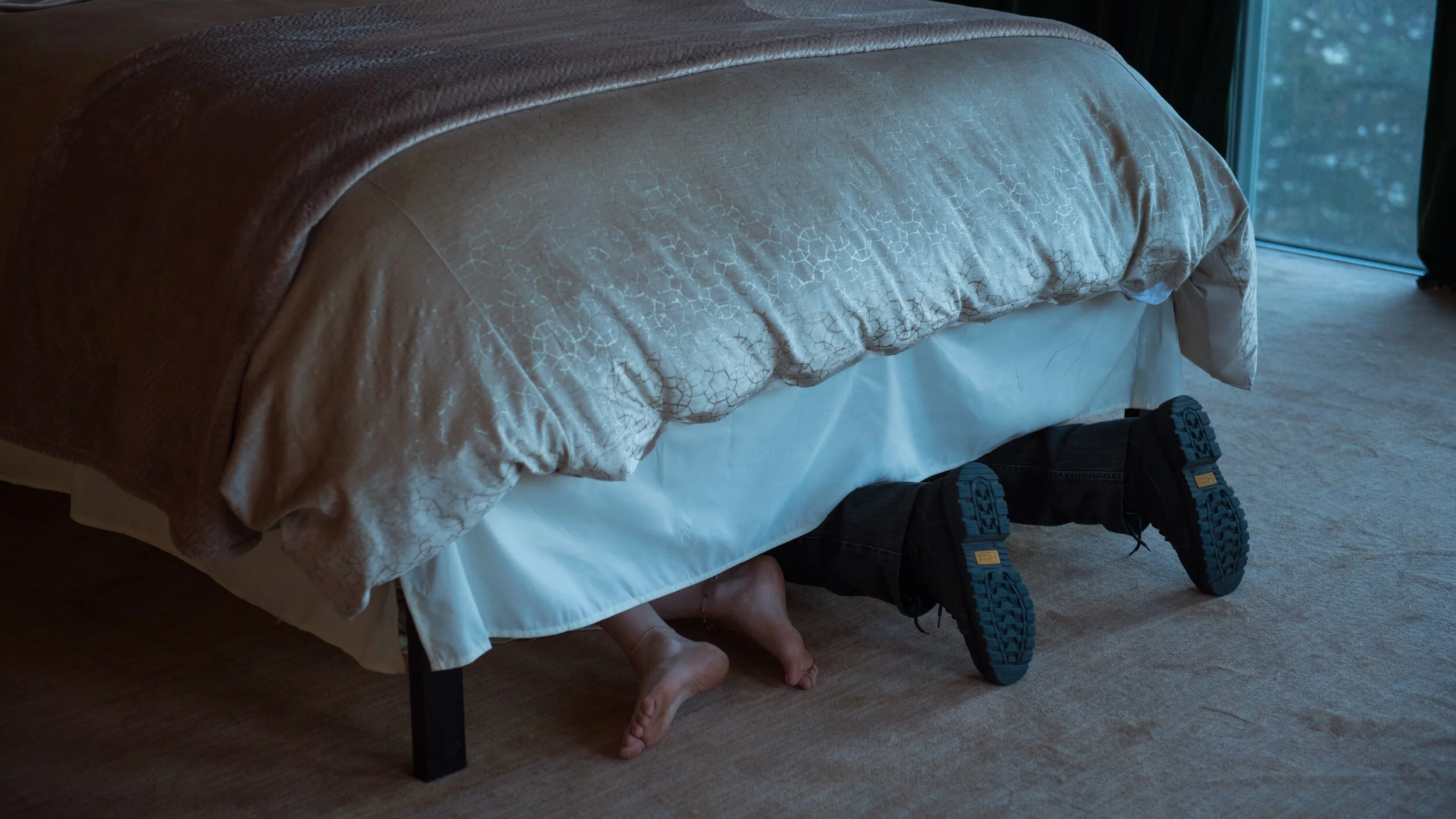 20_AIK_6140 Under the bed.jpg