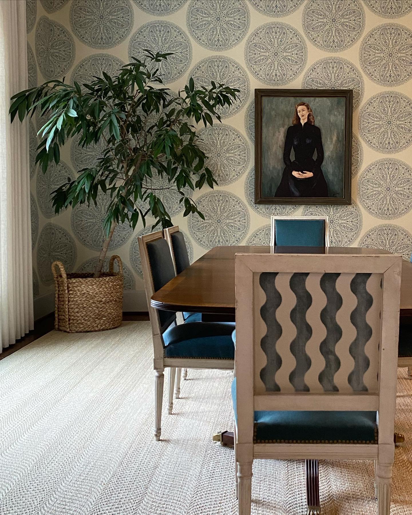 A peek into our dining room after moving some art around in our house - a favorite piece painted by my husband&rsquo;s grandmother is now grounding the room. And a bare tabletop feels like a clean slate after all of the holiday decorations.
.
.
#newy