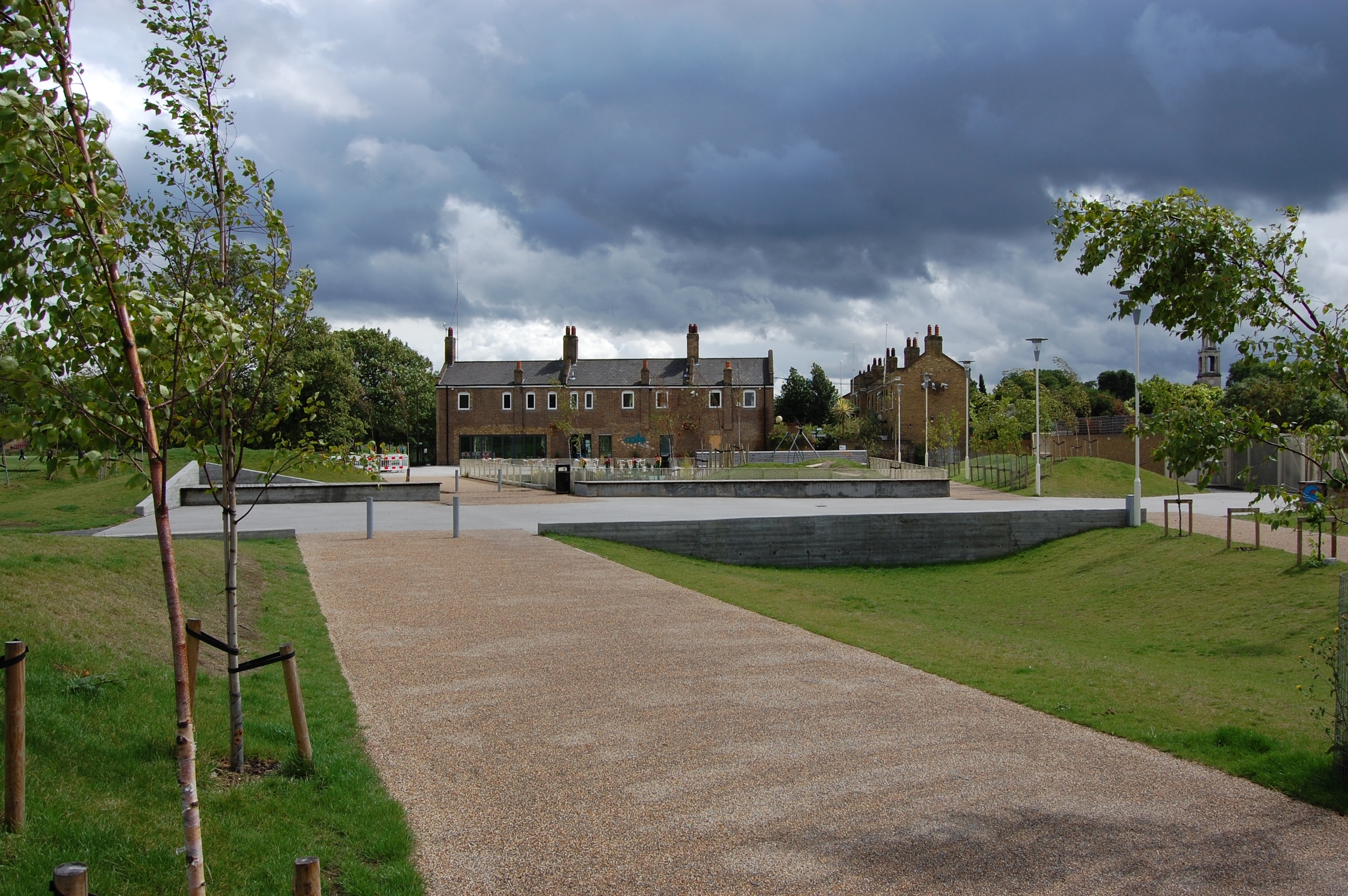 chumleigh-gardens-under-5s-playground-london-view-of-playground-with-cafe-in-background.JPG