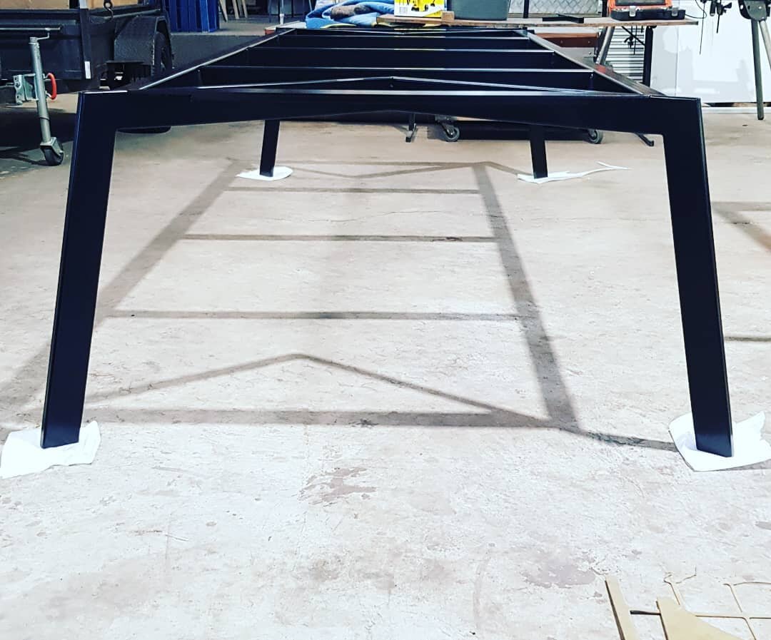 Nice stance on this table base designed and custom made for a perfect fit.