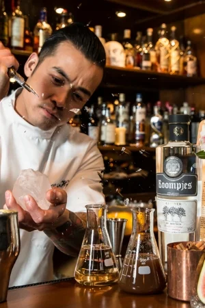 “Nowadays a lot of bars like to recreate classic drinks. Gin has always been trendy, but if you look historically, genever was the main ingredient used in all the old cocktail recipe books,” says Chi-Ho from the Dr.