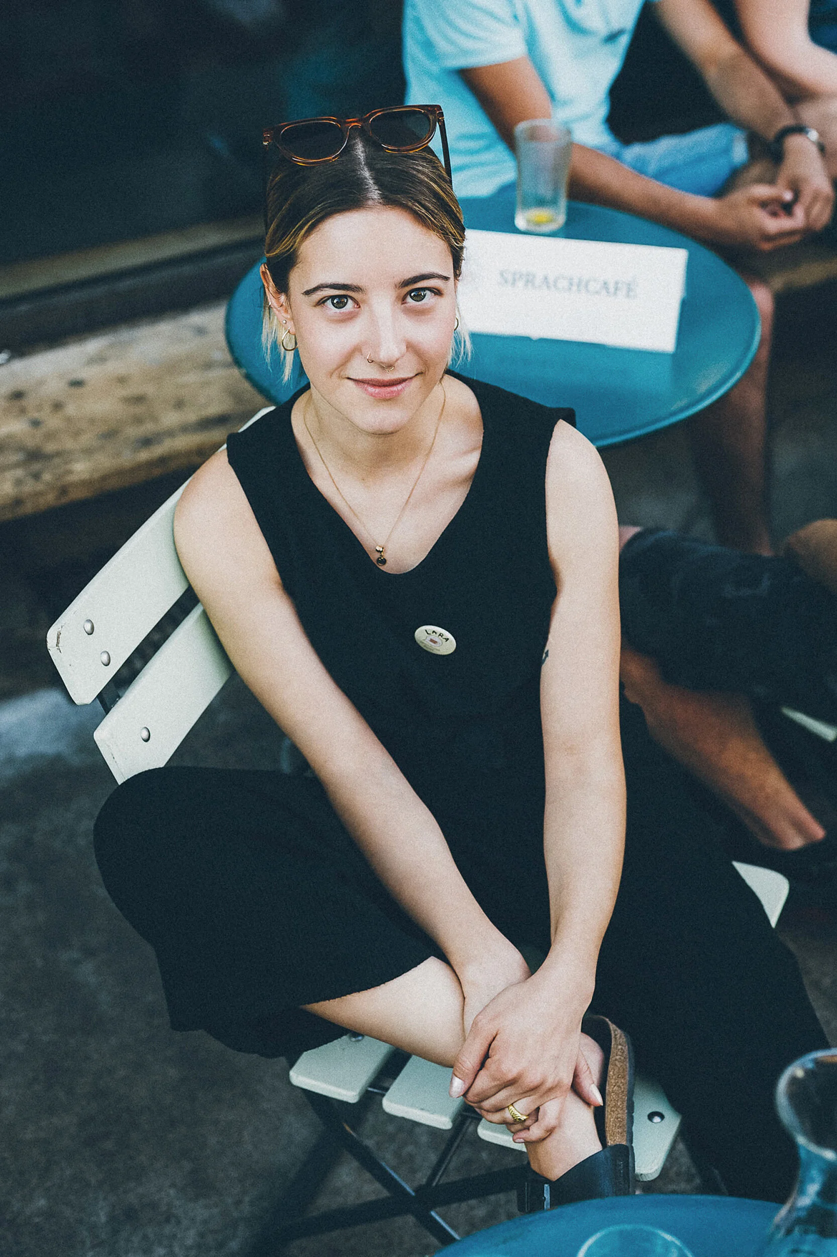 Portrait of a woman sitting in a cafe