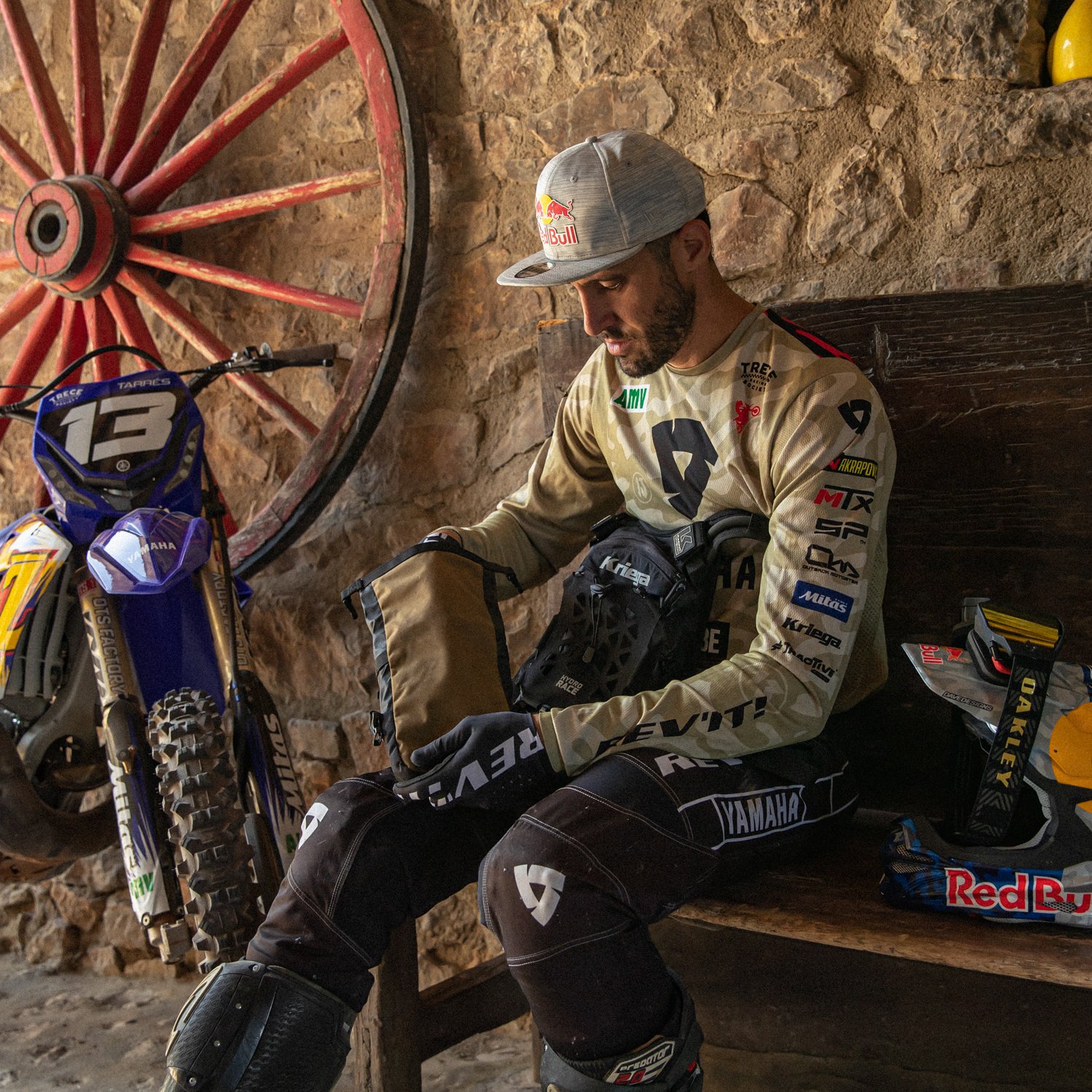 kriega-race-pouch-dp-b.jpg
