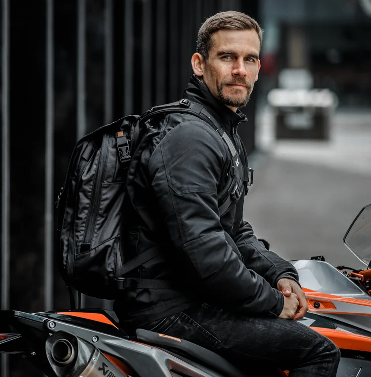 kriega-max28-life2 2.jpg